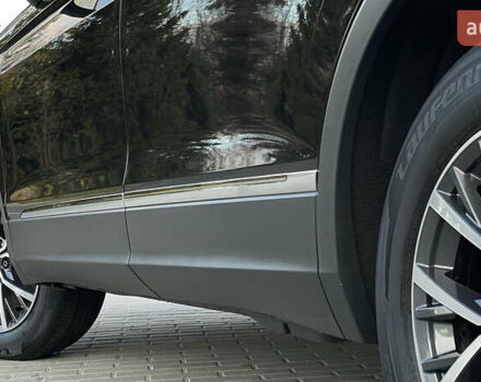 Черный Фольксваген Тигуан, объемом двигателя 2 л и пробегом 170 тыс. км за 18799 $, фото 47 на Automoto.ua