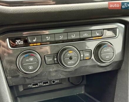 Чорний Фольксваген Тігуан, об'ємом двигуна 1.98 л та пробігом 141 тис. км за 24700 $, фото 19 на Automoto.ua