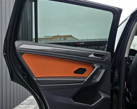 Черный Фольксваген Тигуан, объемом двигателя 2 л и пробегом 199 тыс. км за 31000 $, фото 109 на Automoto.ua