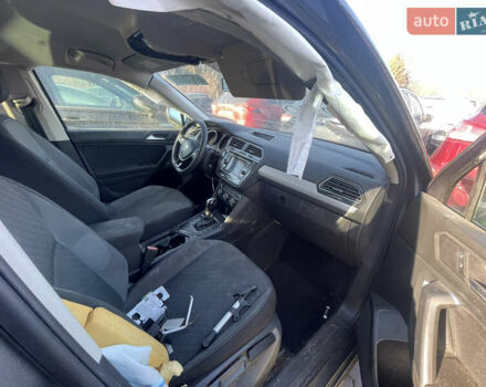Чорний Фольксваген Тігуан, об'ємом двигуна 2 л та пробігом 79 тис. км за 11500 $, фото 6 на Automoto.ua