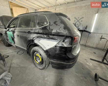 Чорний Фольксваген Тігуан, об'ємом двигуна 1.98 л та пробігом 130 тис. км за 21500 $, фото 27 на Automoto.ua