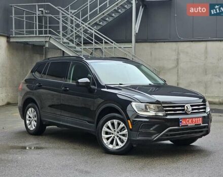 Черный Фольксваген Тигуан, объемом двигателя 2 л и пробегом 106 тыс. км за 18999 $, фото 6 на Automoto.ua