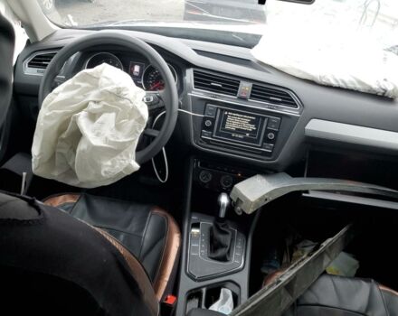 Чорний Фольксваген Тігуан, об'ємом двигуна 2 л та пробігом 112 тис. км за 8300 $, фото 7 на Automoto.ua