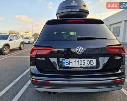 Черный Фольксваген Тигуан, объемом двигателя 1.97 л и пробегом 85 тыс. км за 28800 $, фото 2 на Automoto.ua