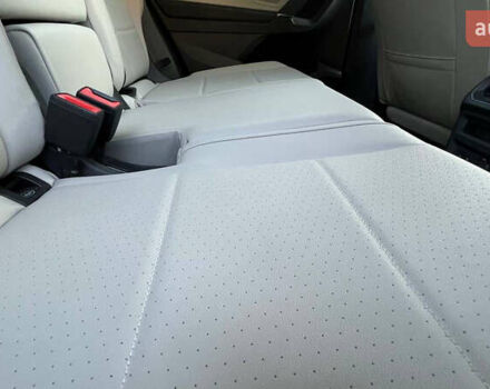 Чорний Фольксваген Тігуан, об'ємом двигуна 1.98 л та пробігом 41 тис. км за 22500 $, фото 9 на Automoto.ua