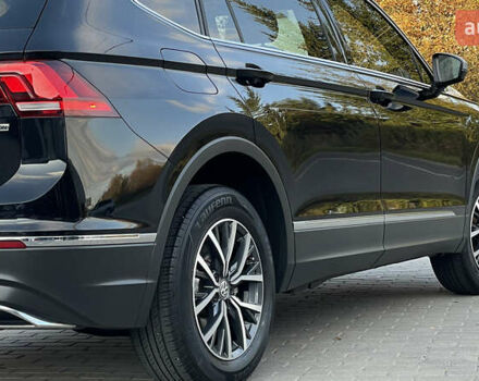 Черный Фольксваген Тигуан, объемом двигателя 2 л и пробегом 170 тыс. км за 18799 $, фото 31 на Automoto.ua