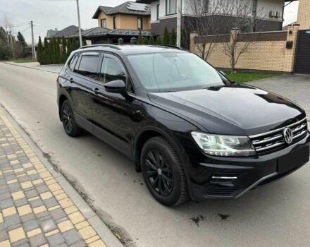 Черный Фольксваген Тигуан, объемом двигателя 2 л и пробегом 184 тыс. км за 18500 $, фото 2 на Automoto.ua
