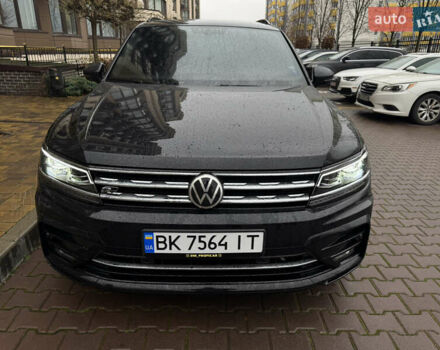 Черный Фольксваген Тигуан, объемом двигателя 2 л и пробегом 93 тыс. км за 23000 $, фото 11 на Automoto.ua