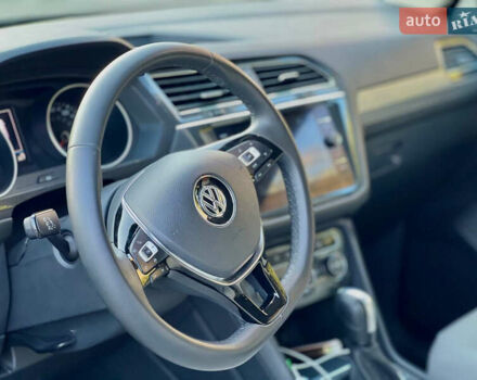 Чорний Фольксваген Тігуан, об'ємом двигуна 1.98 л та пробігом 41 тис. км за 22500 $, фото 16 на Automoto.ua