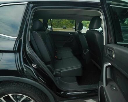 Чорний Фольксваген Тігуан, об'ємом двигуна 2 л та пробігом 47 тис. км за 9500 $, фото 10 на Automoto.ua