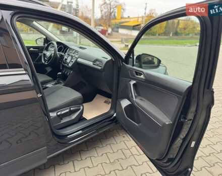 Чорний Фольксваген Тігуан, об'ємом двигуна 2 л та пробігом 232 тис. км за 14200 $, фото 28 на Automoto.ua