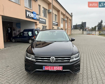 Чорний Фольксваген Тігуан, об'ємом двигуна 2 л та пробігом 232 тис. км за 14200 $, фото 5 на Automoto.ua