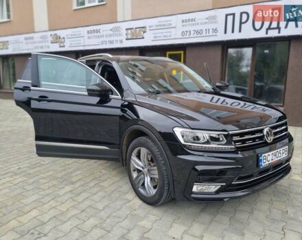 Черный Фольксваген Тигуан, объемом двигателя 2 л и пробегом 58 тыс. км за 26900 $, фото 4 на Automoto.ua