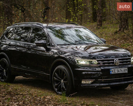 Чорний Фольксваген Тігуан, об'ємом двигуна 2 л та пробігом 53 тис. км за 21900 $, фото 1 на Automoto.ua
