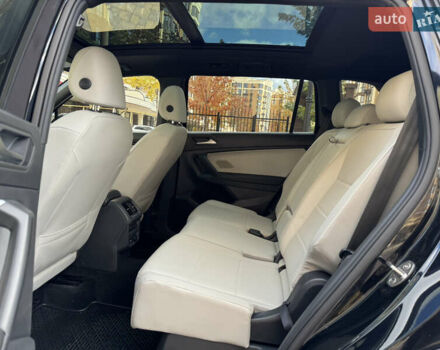 Черный Фольксваген Тигуан, объемом двигателя 2 л и пробегом 93 тыс. км за 23000 $, фото 4 на Automoto.ua