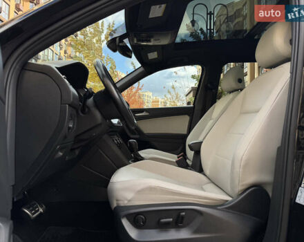 Черный Фольксваген Тигуан, объемом двигателя 2 л и пробегом 93 тыс. км за 23000 $, фото 3 на Automoto.ua