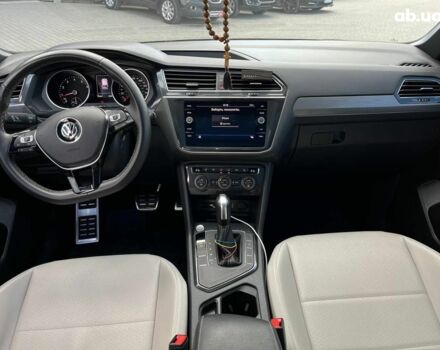Черный Фольксваген Тигуан, объемом двигателя 2 л и пробегом 53 тыс. км за 24590 $, фото 28 на Automoto.ua