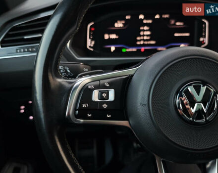 Черный Фольксваген Тигуан, объемом двигателя 2 л и пробегом 177 тыс. км за 32999 $, фото 28 на Automoto.ua