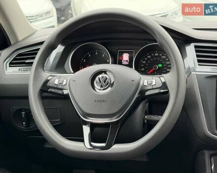 Чорний Фольксваген Тігуан, об'ємом двигуна 2 л та пробігом 129 тис. км за 17500 $, фото 21 на Automoto.ua