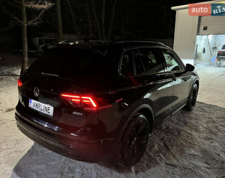 Черный Фольксваген Тигуан, объемом двигателя 1.98 л и пробегом 65 тыс. км за 41500 $, фото 2 на Automoto.ua