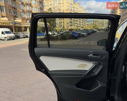 Черный Фольксваген Тигуан, объемом двигателя 2 л и пробегом 93 тыс. км за 23000 $, фото 34 на Automoto.ua