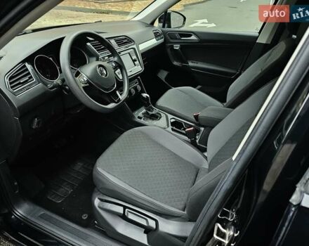 Черный Фольксваген Тигуан, объемом двигателя 2 л и пробегом 106 тыс. км за 18999 $, фото 18 на Automoto.ua