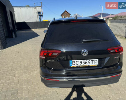 Чорний Фольксваген Тігуан, об'ємом двигуна 1.98 л та пробігом 130 тис. км за 21500 $, фото 3 на Automoto.ua
