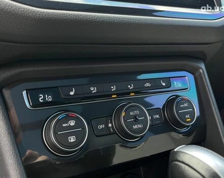 Черный Фольксваген Тигуан, объемом двигателя 2 л и пробегом 53 тыс. км за 24590 $, фото 21 на Automoto.ua