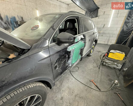 Чорний Фольксваген Тігуан, об'ємом двигуна 1.98 л та пробігом 130 тис. км за 21500 $, фото 28 на Automoto.ua