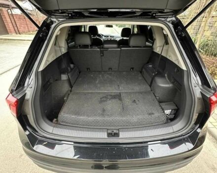 Черный Фольксваген Тигуан, объемом двигателя 2 л и пробегом 184 тыс. км за 18500 $, фото 5 на Automoto.ua