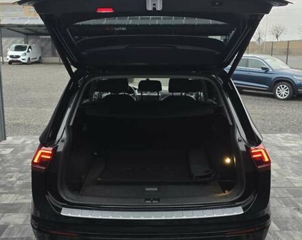 Черный Фольксваген Тигуан, объемом двигателя 2 л и пробегом 199 тыс. км за 31000 $, фото 16 на Automoto.ua