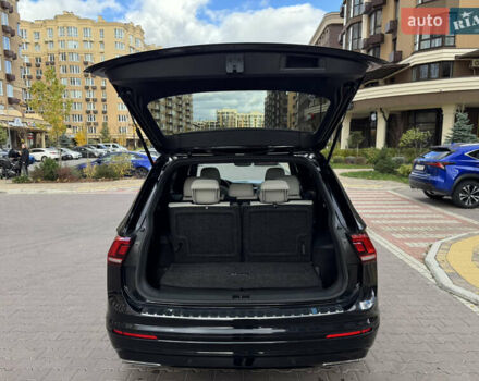 Черный Фольксваген Тигуан, объемом двигателя 2 л и пробегом 93 тыс. км за 23000 $, фото 20 на Automoto.ua