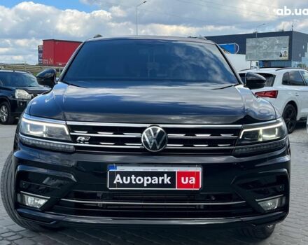 Черный Фольксваген Тигуан, объемом двигателя 2 л и пробегом 53 тыс. км за 24590 $, фото 1 на Automoto.ua