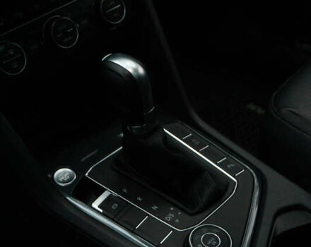 Чорний Фольксваген Тігуан, об'ємом двигуна 2 л та пробігом 53 тис. км за 21900 $, фото 14 на Automoto.ua