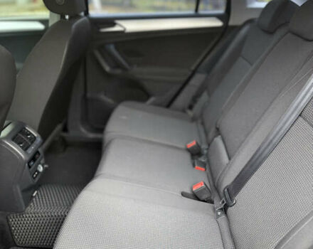 Черный Фольксваген Тигуан, объемом двигателя 1.97 л и пробегом 61 тыс. км за 26999 $, фото 7 на Automoto.ua