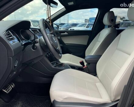 Черный Фольксваген Тигуан, объемом двигателя 2 л и пробегом 53 тыс. км за 24590 $, фото 13 на Automoto.ua