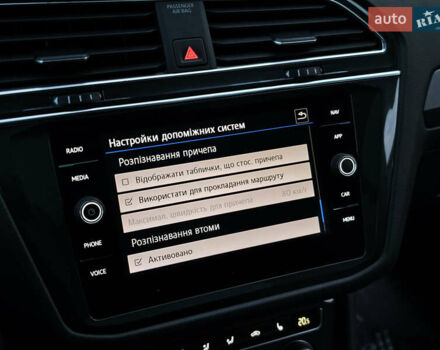 Черный Фольксваген Тигуан, объемом двигателя 2 л и пробегом 177 тыс. км за 32999 $, фото 48 на Automoto.ua