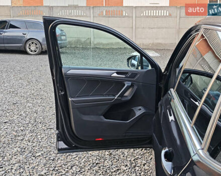 Черный Фольксваген Тигуан, объемом двигателя 2 л и пробегом 177 тыс. км за 32999 $, фото 20 на Automoto.ua