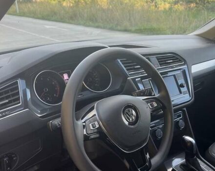 Черный Фольксваген Тигуан, объемом двигателя 2 л и пробегом 48 тыс. км за 20800 $, фото 10 на Automoto.ua