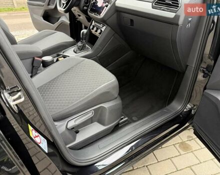 Чорний Фольксваген Тігуан, об'ємом двигуна 2 л та пробігом 228 тис. км за 26900 $, фото 44 на Automoto.ua