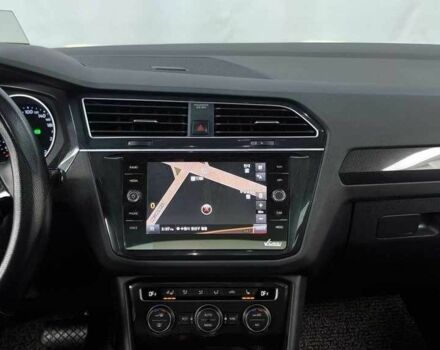 Чорний Фольксваген Тігуан, об'ємом двигуна 2 л та пробігом 51 тис. км за 21000 $, фото 13 на Automoto.ua