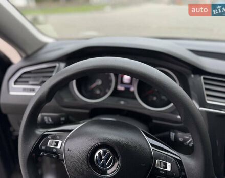 Чорний Фольксваген Тігуан, об'ємом двигуна 2 л та пробігом 232 тис. км за 14200 $, фото 24 на Automoto.ua