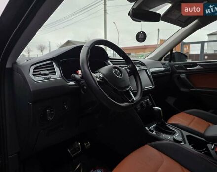 Черный Фольксваген Тигуан, объемом двигателя 2 л и пробегом 199 тыс. км за 31000 $, фото 95 на Automoto.ua