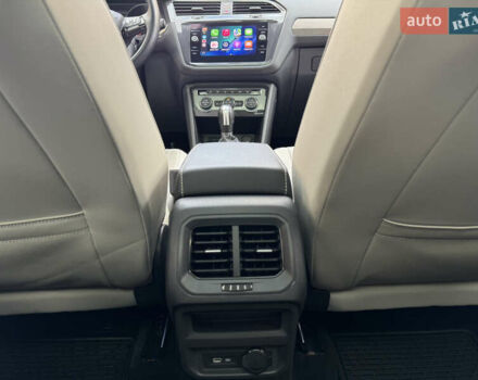 Черный Фольксваген Тигуан, объемом двигателя 2 л и пробегом 93 тыс. км за 23000 $, фото 33 на Automoto.ua