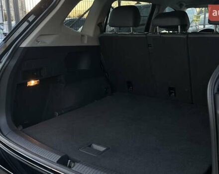 Черный Фольксваген Тигуан, объемом двигателя 2 л и пробегом 170 тыс. км за 18799 $, фото 52 на Automoto.ua