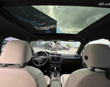 Черный Фольксваген Тигуан, объемом двигателя 2 л и пробегом 53 тыс. км за 24590 $, фото 32 на Automoto.ua