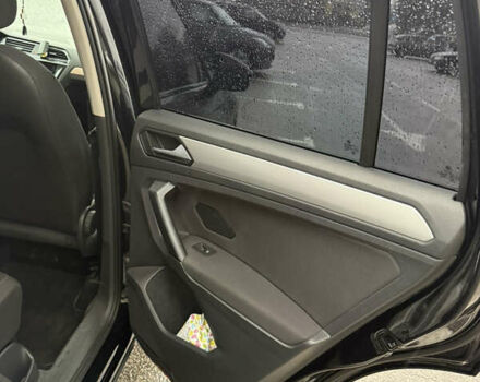 Черный Фольксваген Тигуан, объемом двигателя 1.97 л и пробегом 91 тыс. км за 30000 $, фото 9 на Automoto.ua