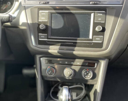 Черный Фольксваген Тигуан, объемом двигателя 2 л и пробегом 153 тыс. км за 17200 $, фото 14 на Automoto.ua