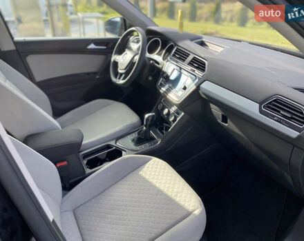 Черный Фольксваген Тигуан, объемом двигателя 2 л и пробегом 153 тыс. км за 17200 $, фото 12 на Automoto.ua