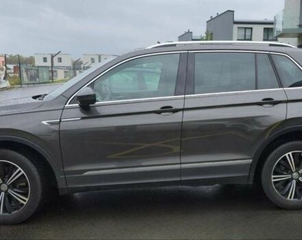 Чорний Фольксваген Тігуан, об'ємом двигуна 0 л та пробігом 82 тис. км за 13600 $, фото 3 на Automoto.ua